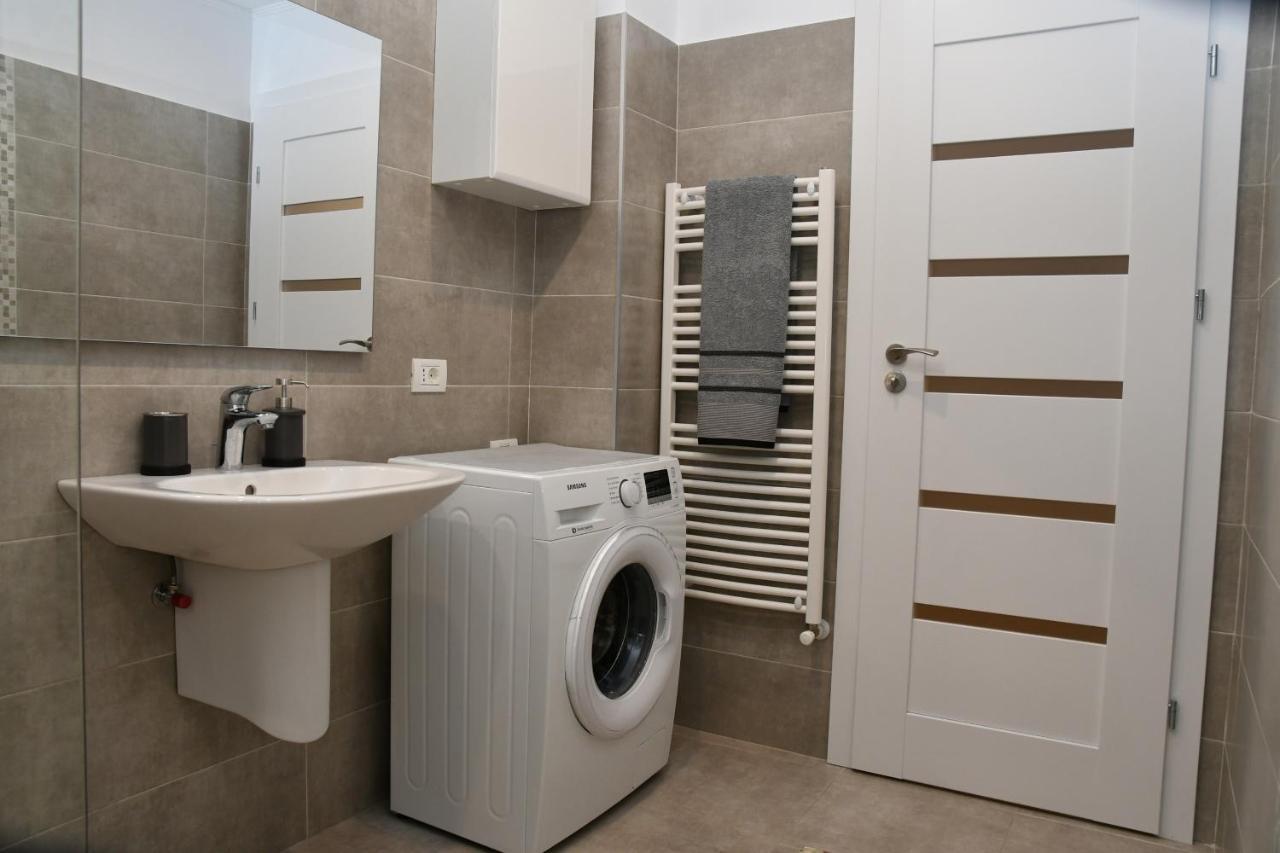 Toporasi Apartament Craiova Exterior foto